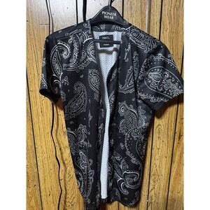 Rue21 Jersey Shirt Mens M Black Paisley Short Sleeve Button Up Collarless New